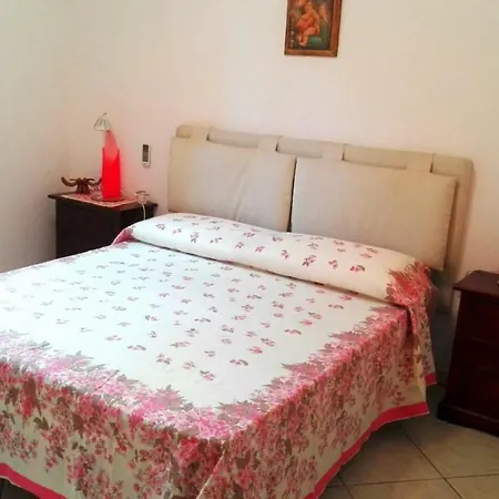 Coluccia, Apartment